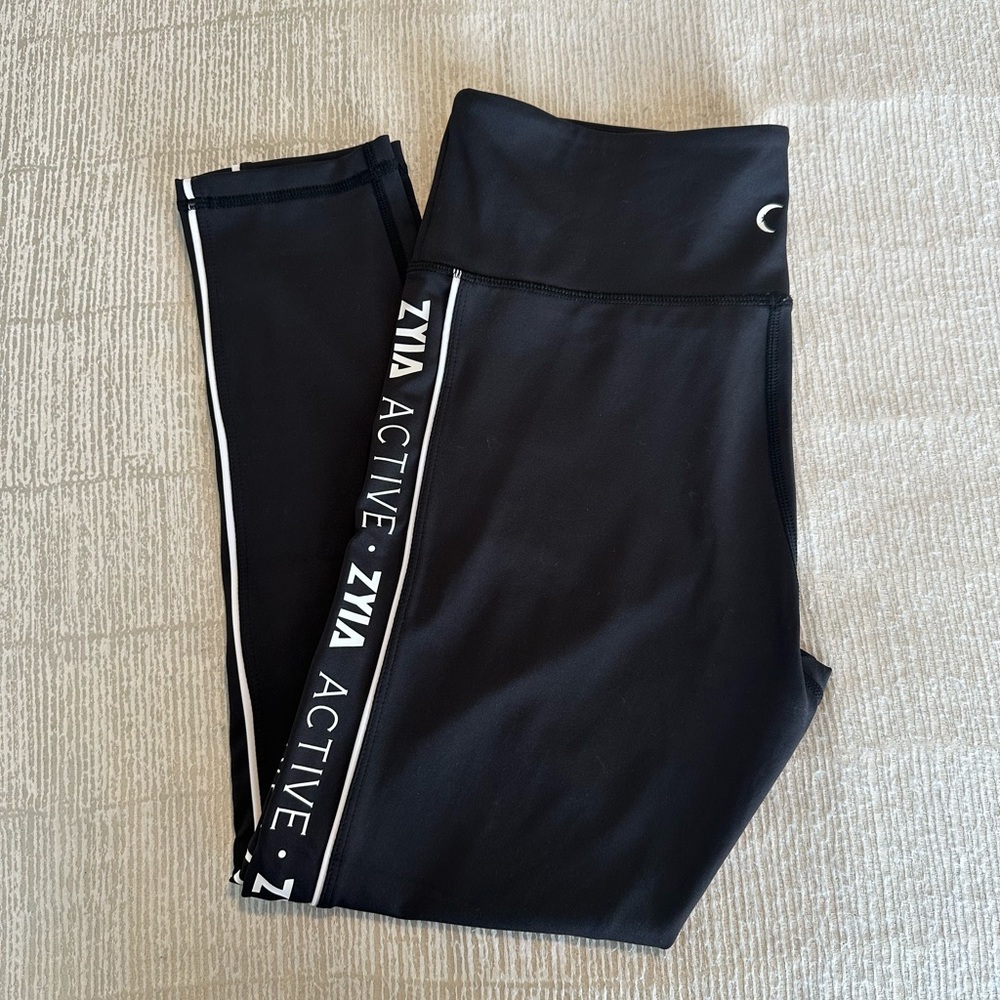 Zyia Leggings